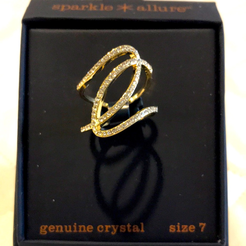 Accent ring, with genuine crystal, size 7.